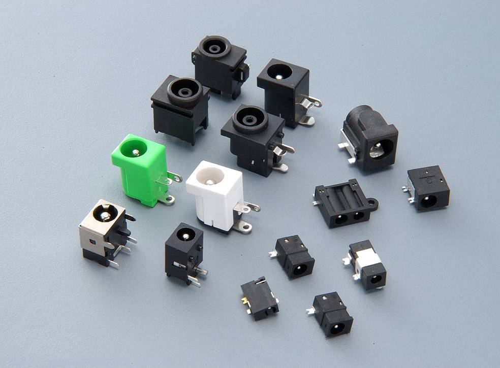 Circuit connection mode of dc power socket